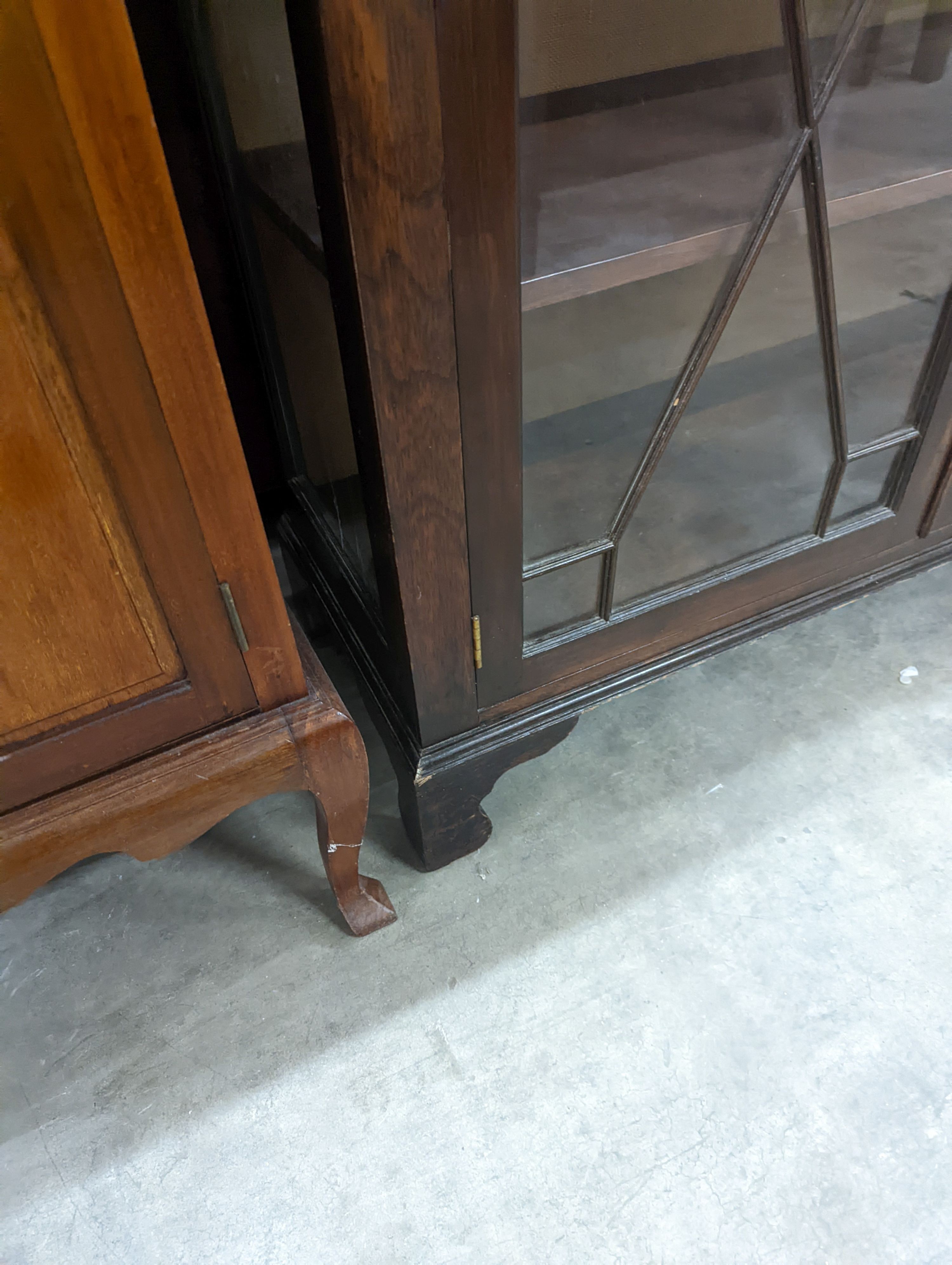 A reproduction George III style glazed mahogany two door display cabinet, width 108cm, depth 40cm, height 172cm